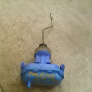 SEAT TOLEDO -99 Csomagtérajtó központi zár motor bontott alkatrész Legnépszerűbb