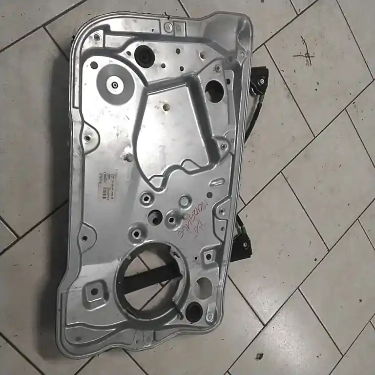 SKODA FABIA 99-07 Bal első ablakemelő szerkezet elektromos ferdehátú kivitel 5 ajtós bontott alkatrész Outlet