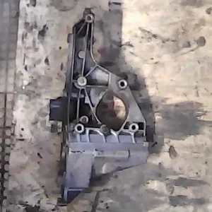 SKODA FABIA 99-07 Generátor tartó bak bontott alkatrész Ne maradj le