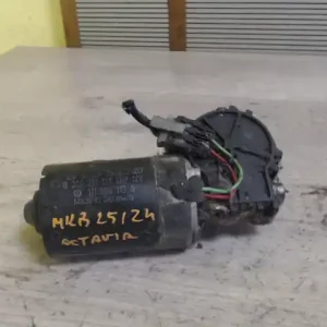 Újdonság SKODA OCTAVIA 97-00 Ablaktörlő motor első 4 ajtós bontott alkatrész