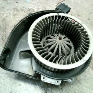 Vásárlói kedvenc SKODA ROOMSTER PRAKTIK Fűtőmotor klímás 1.6 d bontott alkatrész