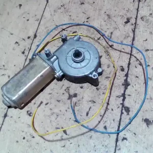 Azonnali szállítás steyr 9S14 Ablaktörlő motor első jobb első bontott alkatrész