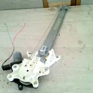 Biztonságos fizetés SUZUKI Celerio 2014.03.01- Jobb első ablakemelő szerkezet elektromos bontott alkatrész