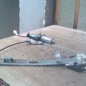 Utolsó esély SUZUKI LIANA Jobb hátsó ablakemelő szerkezet elektromos kombi bontott alkatrész