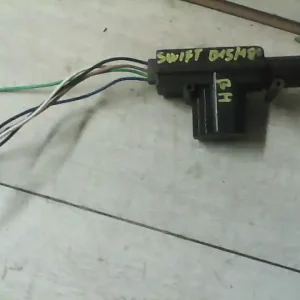 Biztonságos vásárlás SUZUKI SWIFT 89-96 Bal hátsó központi zár motor 5 vezetékes, univerzális bontott alkatrész