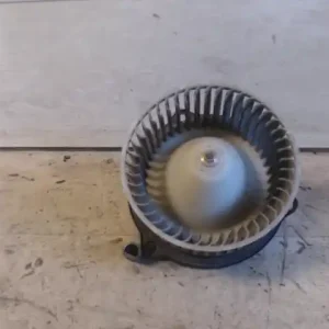 Vedd meg most SUZUKI SWIFT 89-96 Fűtőmotor nem klímás 5 ajtós bontott alkatrész