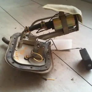 SUZUKI SWIFT 89-96 üzemanyag szivattyú bontott alkatrész Legnépszerűbb