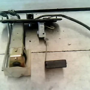 Azonnal elérhető SUZUKI SWIFT 89-96 üzemanyag szivattyú bontott alkatrész