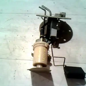 Azonnal elérhető SUZUKI SWIFT 89-96 üzemanyag szivattyú karburátoros bontott alkatrész