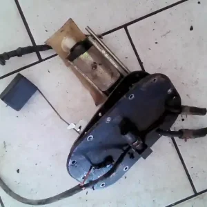 SUZUKI SWIFT 89-96 üzemanyag szivattyú bontott alkatrész Csak ma