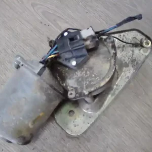 SUZUKI SWIFT 96-05 Ablaktörlő motor első bontott alkatrész Újdonság