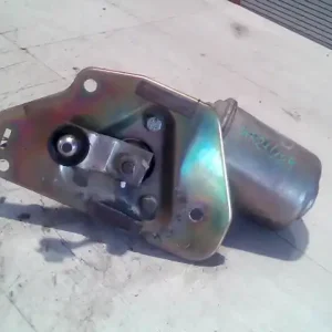 SUZUKI SWIFT 96-05 Ablaktörlő motor első bontott alkatrész Prémium