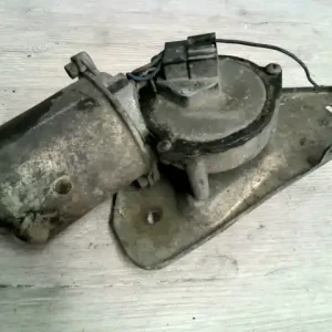 Vásárlói kedvenc SUZUKI SWIFT 96-05 Ablaktörlő motor első bontott alkatrész