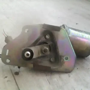 Expressz szállítás SUZUKI SWIFT 96-05 Ablaktörlő motor első bontott alkatrész