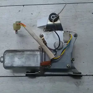 SUZUKI SWIFT 96-05 Ablaktörlő motor hátsó bontott alkatrész Akció