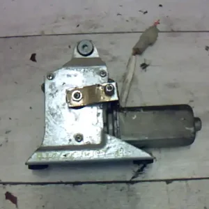 Expressz kézbesítés SUZUKI SWIFT 96-05 Ablaktörlő motor hátsó 3 vezetékesbontott alkatrész