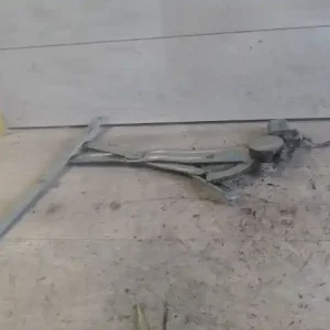 SUZUKI SWIFT 96-05 Bal első ablakemelő szerkezet elektromos 4 ajtós, sedán bontott alkatrész Kedvezmény