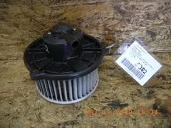 Ajánlat SUZUKI SWIFT 96-05 Fűtőmotor bontott alkatrész