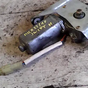 Biztonságos vásárlás SUZUKI SWIFT 96-05 Ablaktörlő motor hátsó 5 ajtós bontott alkatrész