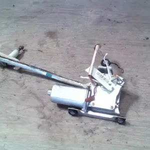 SUZUKI SWIFT 96-05 Ablaktörlő motor hátsó bontott alkatrész Olcsó