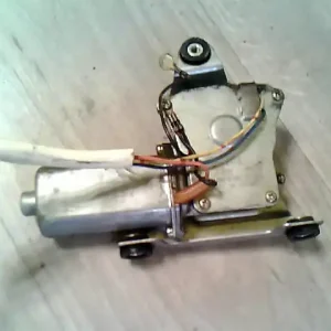 SUZUKI SWIFT 96-05 Ablaktörlő motor hátsó bontott alkatrész Akciós ár