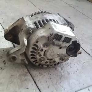 SUZUKI SWIFT 96-05 Generátor 1.3i bontott alkatrész Biztonságos fizetés