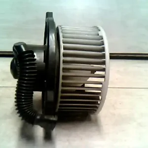 Szezonális akció SUZUKI SWIFT 96-05 Fűtőmotor bontott alkatrész