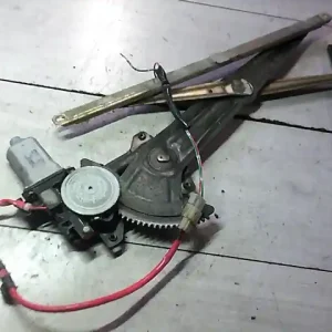 SUZUKI SWIFT 96-05 Jobb első ablakemelő szerkezet elektromos3 ajtós bontott alkatrész Exkluzív ajánlat