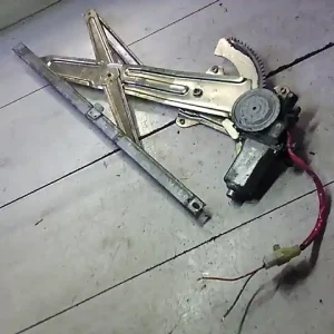 SUZUKI SWIFT 96-05 Jobb első ablakemelő szerkezet elektromossedan bontott alkatrész Expressz szállítás