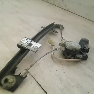 SUZUKI SWIFT 96-05 Jobb hátsó ablakemelő szerkezet elektromos bontott alkatrész Outlet