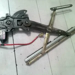 SUZUKI SWIFT 96-05 Jobb első ablakemelő szerkezet elektromos 3 ajtós bontott alkatrész Outlet