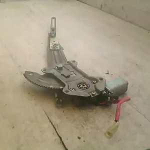 SUZUKI SWIFT 96-05 Jobb első ablakemelő szerkezet elektromos bontott alkatrész Csak ma