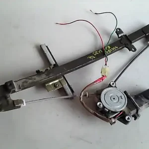 Gyors kiszállítás SUZUKI SWIFT 96-05 Jobb hátsó ablakemelő szerkezet elektromos bontott alkatrész