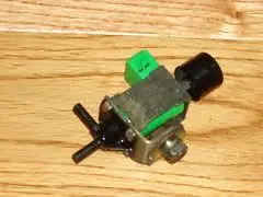 SUZUKI SWIFT 96-05 Vákuum szelep bontott alkatrész Azonnal elérhető