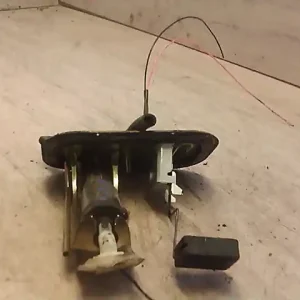 SUZUKI SWIFT 96-05 üzemanyag szivattyú 1.0i bontott alkatrész Utolsó esély