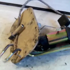 SUZUKI SWIFT 96-05 üzemanyag szivattyú 1.0i bontott alkatrész Korlátozott ajánlat