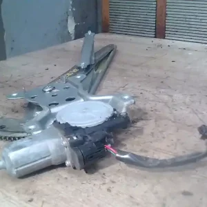 Expressz kézbesítés SUZUKI SX4 Jobb első ablakemelő szerkezet elektromos bontott alkatrész