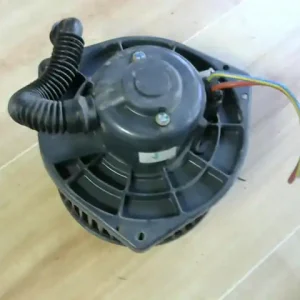 Azonnal elérhető SUZUKI WagonR+ Fűtőmotor nem klímás bontott alkatrész