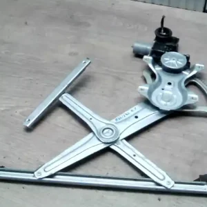 TOYOTA C-HR 16.09.01-19.09.30 Bal első ablakemelő szerkezet elektromos bontott alkatrész Azonnali szállítás