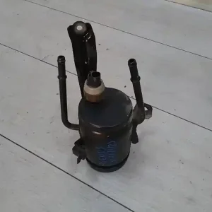 TOYOTA AVENSIS 01-03 Vákuum tároló doboz bontott alkatrész Kiárusítás