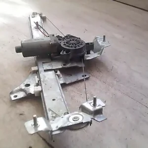 TOYOTA AVENSIS 97-00 Jobb első ablakemelő szerkezet elektromos bontott alkatrész Utolsó esély