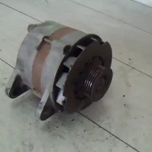 TOYOTA COROLLA E80 83.05-87.04 Generátor.benzines bontott alkatrész Expressz szállítás