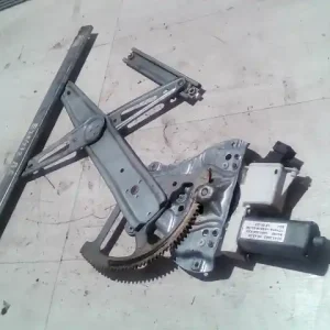 TOYOTA Corolla (E120) 2002.01.01-2004.05.31 Bal első ablakemelő szerkezet elektromos 4 ajtós bontott alkatrész Árengedmény