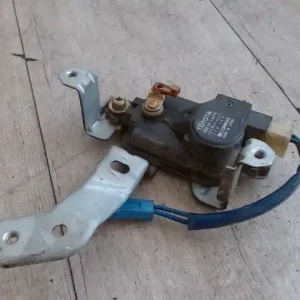 TOYOTA COROLLA AE/EE 92.05-97.04 Csomagtérajtó központi zár motor kombi bontott alkatrész Azonnal elérhető