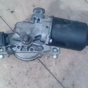 TOYOTA COROLLA E120 04.06-07.01 Ablaktörlő motor első bontott alkatrész Prémium