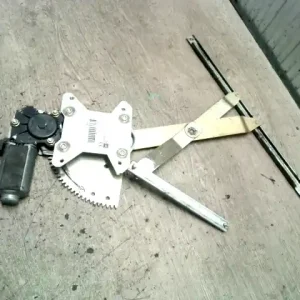 TOYOTA YARIS 99.04-05.09 Bal első ablakemelő szerkezet elektromos 3 ajtós bontott alkatrész Kihagyhatatlan ajánlat