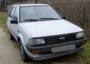 Ne maradj le TOYOTA STARLET Ablaktörlő motor első bontott alkatrész