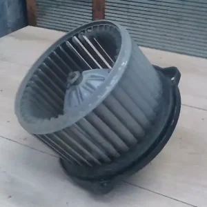 Gyors szállítás TOYOTA YARIS 99.04-05.09 Fűtőmotor klímás 1.0i bontott alkatrész