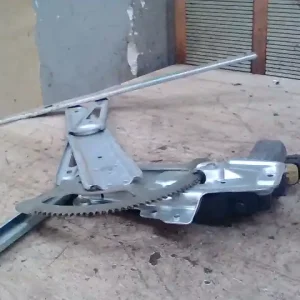 TOYOTA YARIS 99.04-05.09 Jobb első ablakemelő szerkezet elektromos 5 ajtós bontott alkatrész Szuper ajánlat