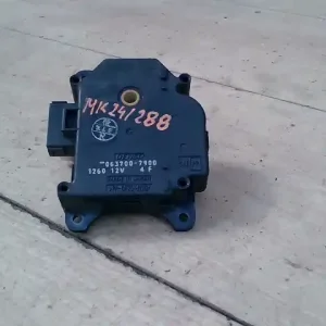 Kihagyhatatlan ajánlat TOYOTA YARIS VERSO 00-05 Fűtésszabályzó zsalu állító motor bontott alkatrész